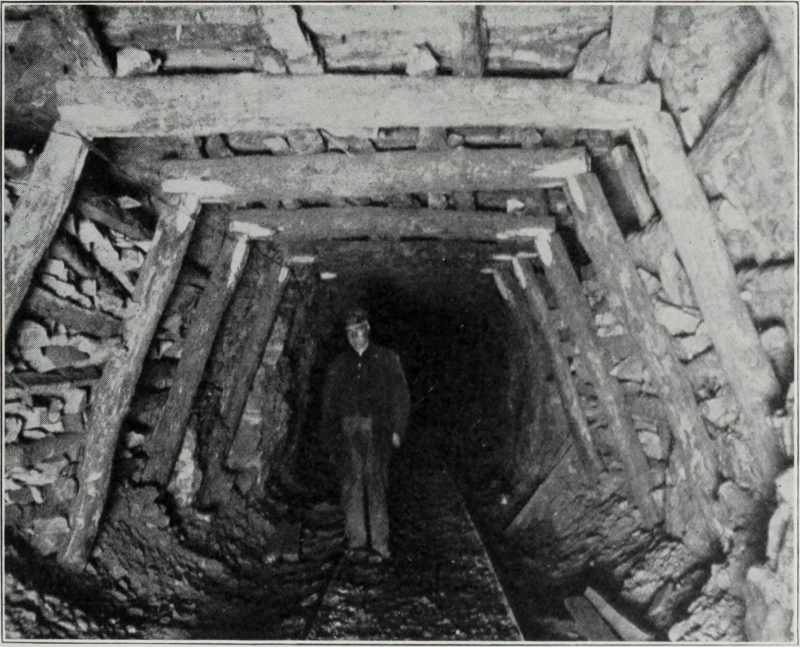 Coal Mining in Illinois 1915